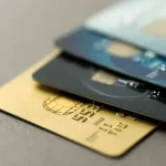 Se puede rastrear una tarjeta de crédito o débito con un chip