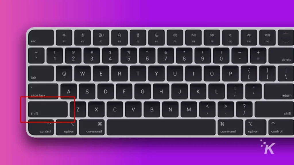teclado mac con tecla shift resaltada