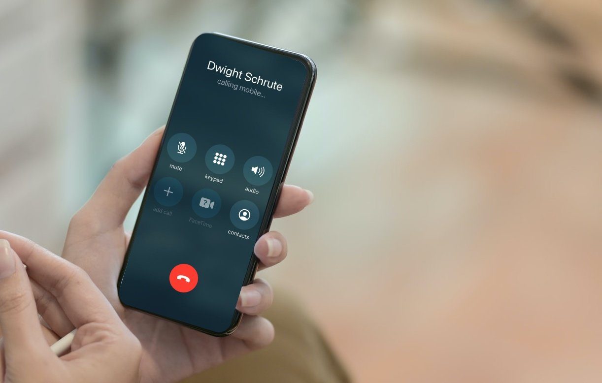 Arreglar el iPhone que muestra una imagen de identificación de llamada incorrecta