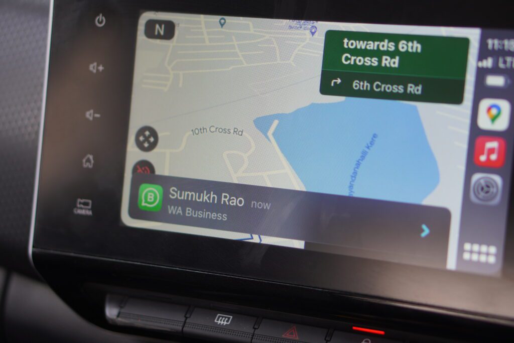 Notificaciones automáticas de Android vs. CarPlay de Apple